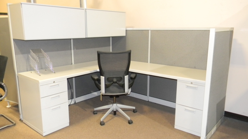 #130 Steelcase Avenir Workstation