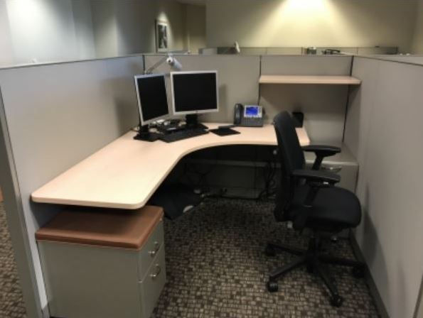 #138 Steelcase Answer Workstation