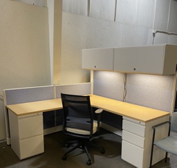 #322 Herman Miller AO2 Workstation