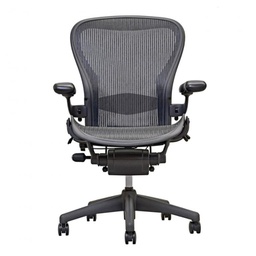 Herman Miller Aeron Size: B